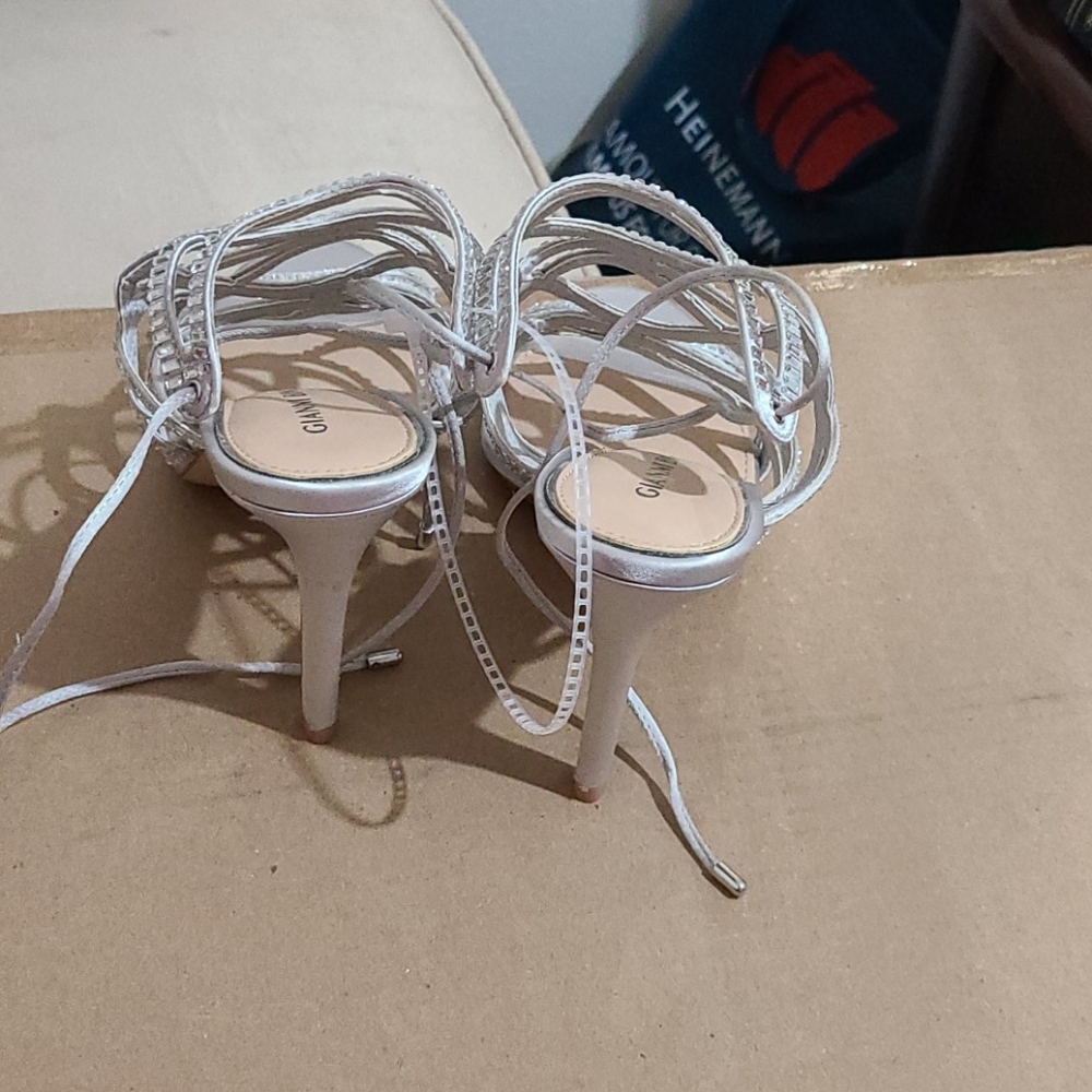 Silver high heels - Picture 3 of 3